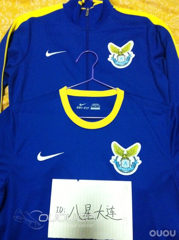 2013赛季 大连只剩一支球队 他叫做大连阿尔滨 承载梦想起航吧兄弟们