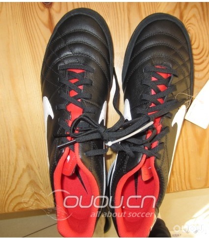 这双传奇是真的吗??http://item.taobao.com/item.htm?spm=a230r.1.10.180.BcJ6Ss&id=16941266431