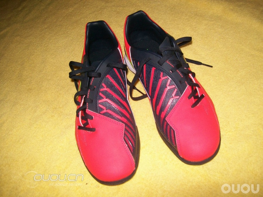 才入一双NIKE T90 足球鞋,求辨别真伪!谢谢!