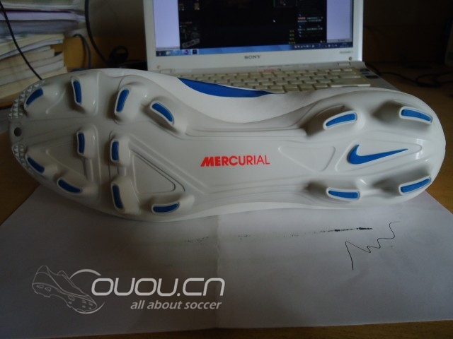 大神们 帮我鉴别一下我新入手的刺客8低端正不正啊