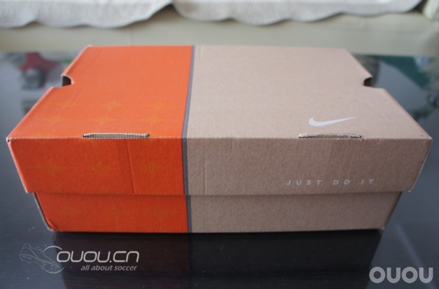 白金NIKE AIR LEGEND HG—–向小罗致敬!