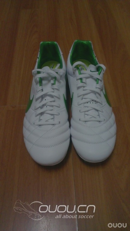 新入一双中端传奇4白绿