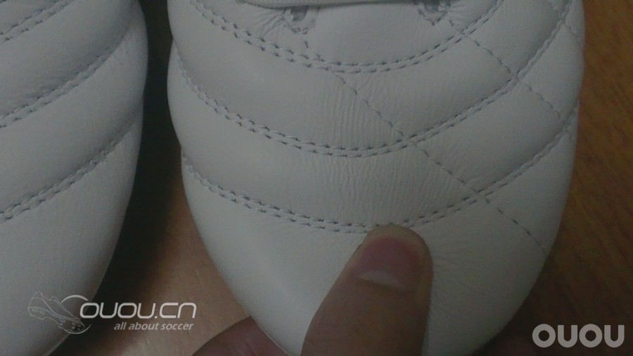 新入一双中端传奇4白绿