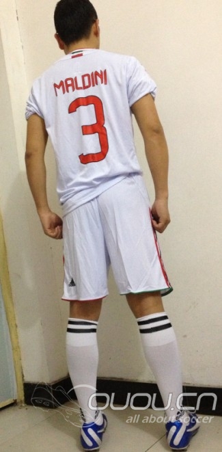 好久没有发帖,一张流。。。刺客9AG低端(衣服上图更新。。。)