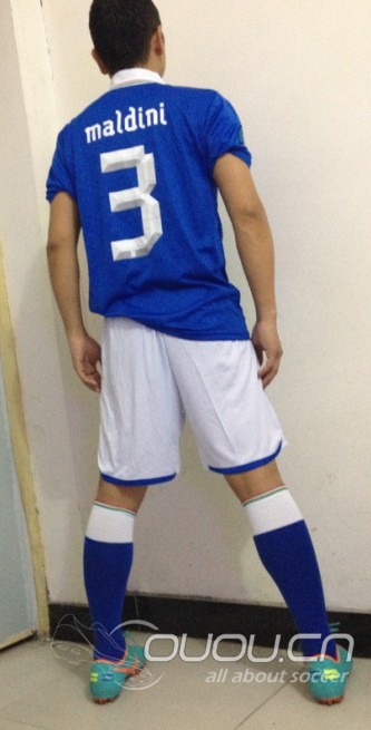 好久没有发帖,一张流。。。刺客9AG低端(衣服上图更新。。。)