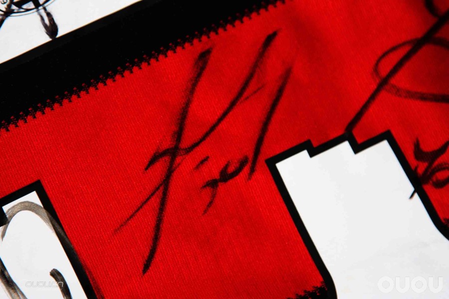 (重新编辑,上合影了)晒晒我的收藏,11年北京意大利超级杯,米兰众球员签名球衣