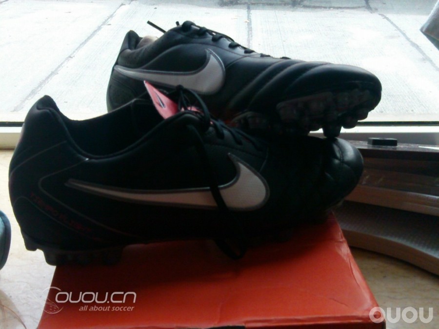 请各位帮忙看看是否正品 传奇4 Flight AG