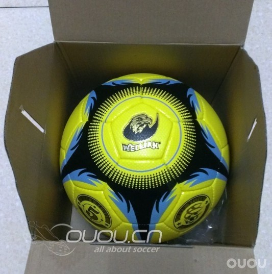 入手威联足球一枚,不错,不错……..