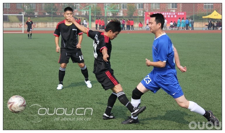 今年联赛开幕在即,发个上赛季用图片组合的故事供大家开心一下~