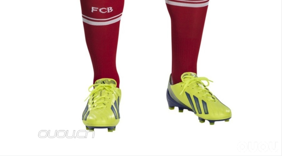 小猪脚上又穿了新配色的F50?!