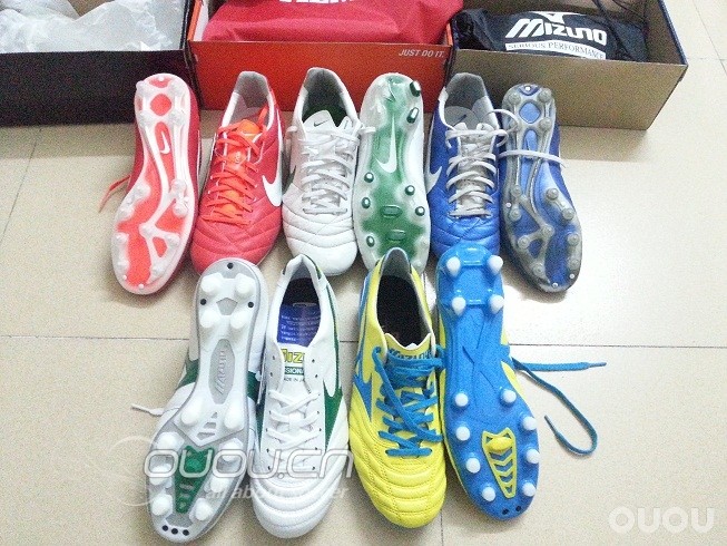 新到的鞋子,比较热门,分享一下,另附二代NEO(非ES)吃草情况