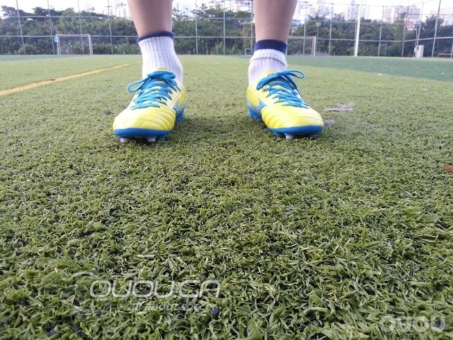 新到的鞋子,比较热门,分享一下,另附二代NEO(非ES)吃草情况