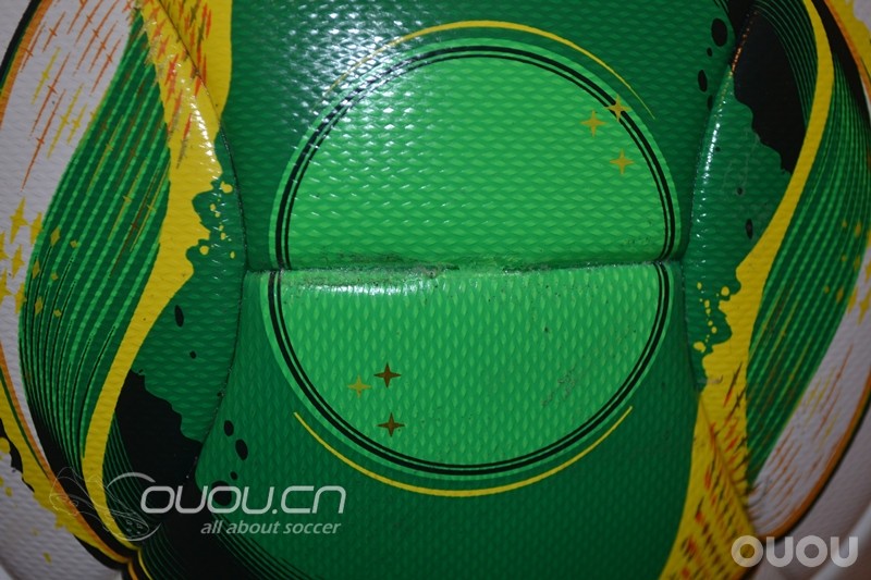 求鉴定!!!!刚买的联合会杯比赛用球!!!!麻烦各路高手来看一下!!!!
