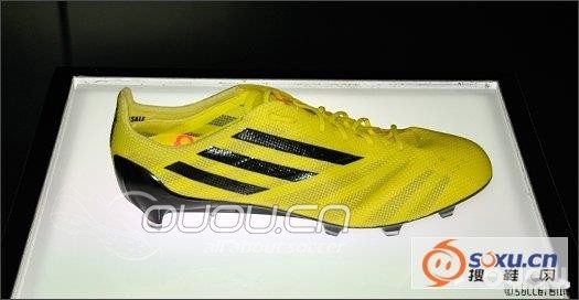 阿迪达斯2015年将推出adiZero F50 99 克足球靴