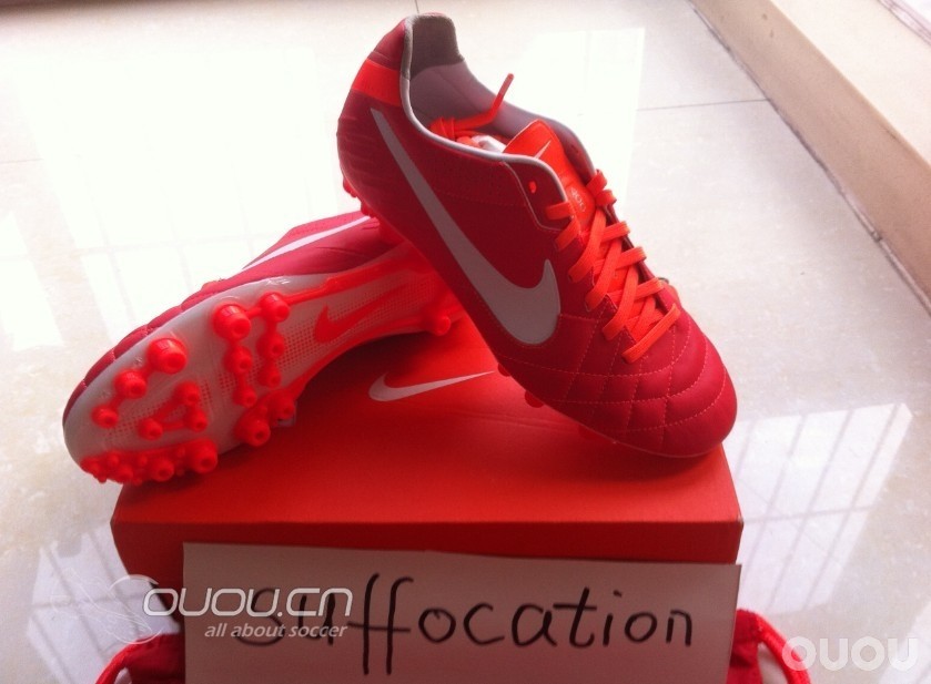 帮朋友入手骚红传奇4 AG ACC!小码 39!意产!