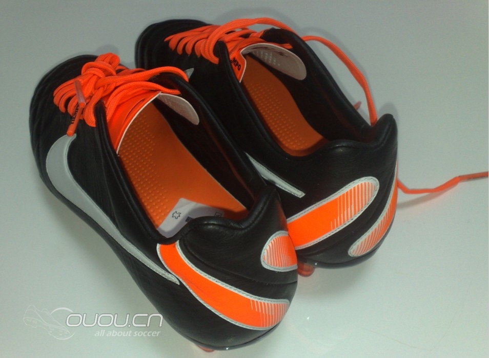 新入骚鞋:意产Tiempo Legend IV Elite FG首发配色!