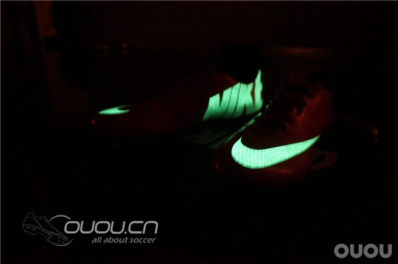 【NIKE ID】Mercurial Vapor IX 黑暗中那一抹灯红酒绿,自定义配色到底值不值