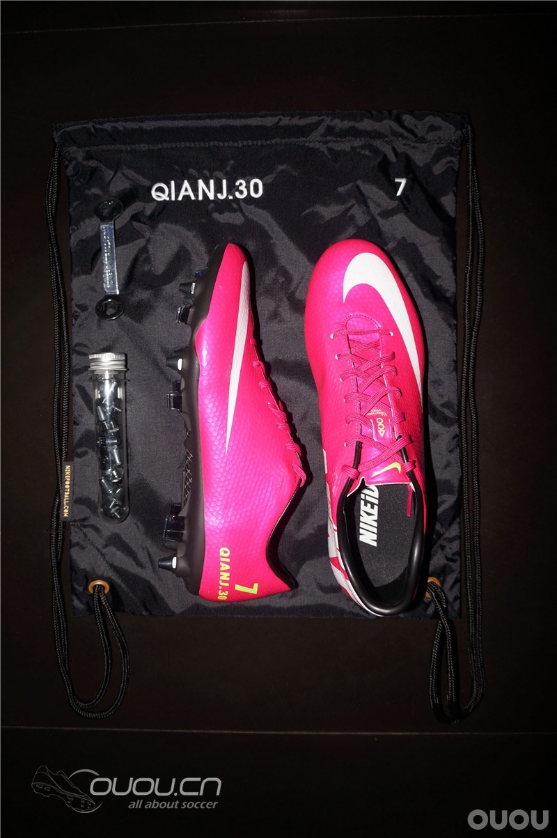 【NIKE ID】Mercurial Vapor IX 黑暗中那一抹灯红酒绿,自定义配色到底值不值