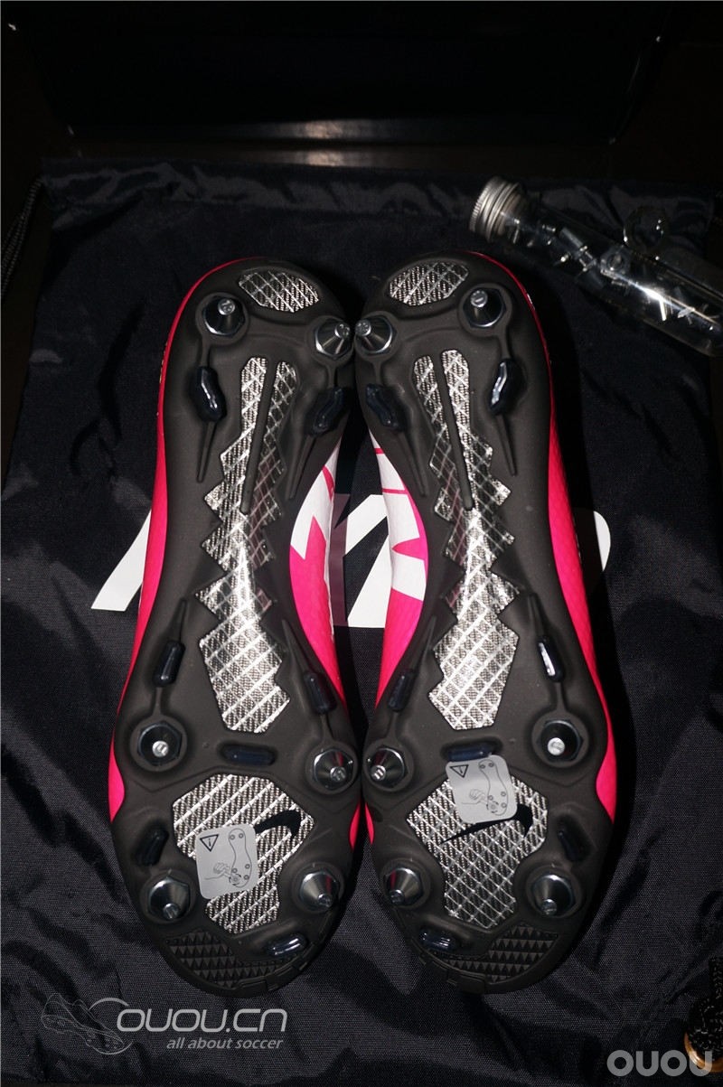 【NIKE ID】Mercurial Vapor IX 黑暗中那一抹灯红酒绿,自定义配色到底值不值