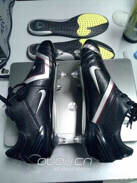 Nike Total 90 4 Supremacy 黑银红