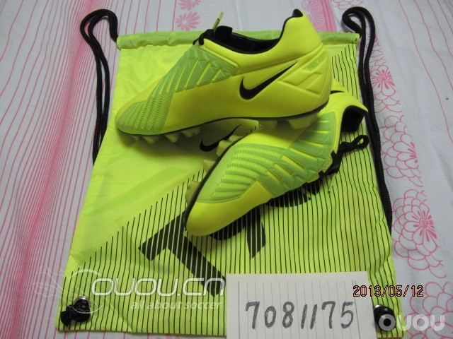 NIKE T90 LASER IV HG-B 求穿过此款鞋的人指点一些弊端!!!