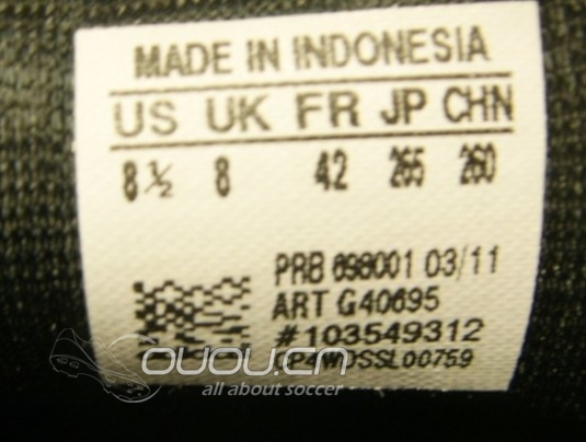 求高手鉴定卡卡4鞋标的真假,谢谢