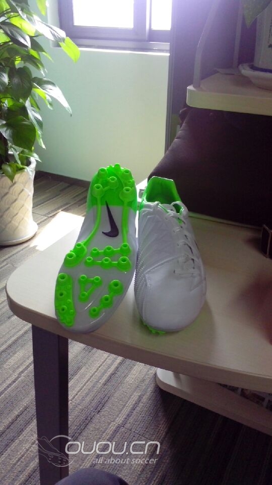 年前开始关注偶偶,选定T90中端ag作目标,一直关注价格,直到有一天,小李子做活动,441对哥来说