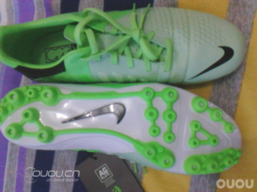 绿绿的CTR360 Libretto III AG 求大虾鉴定