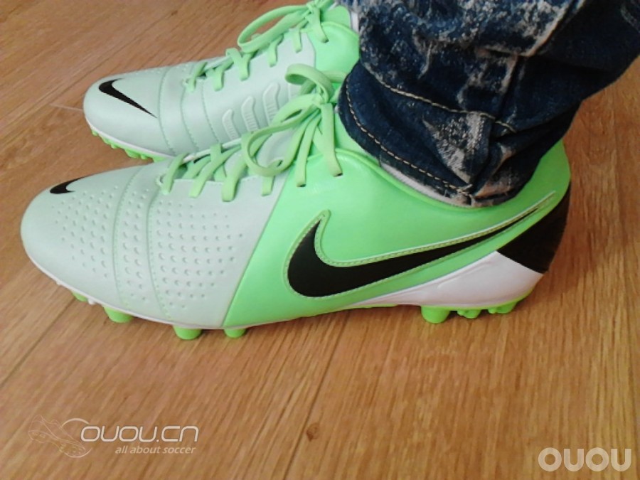 绿绿的CTR360 Libretto III AG 求大虾鉴定