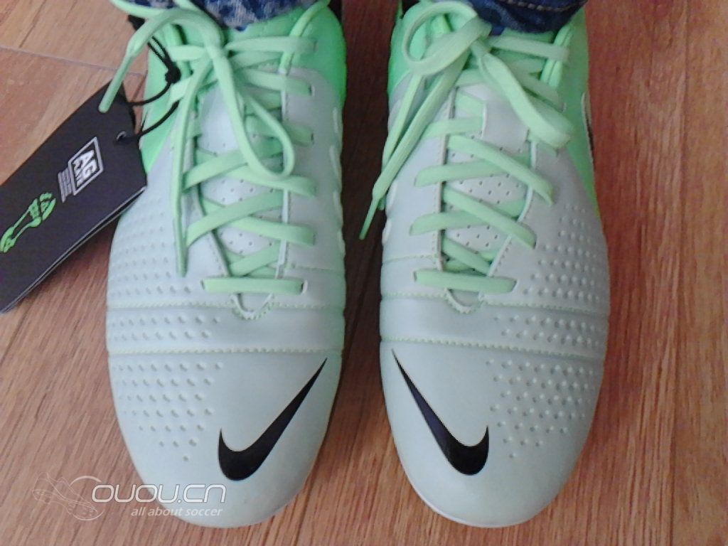 绿绿的CTR360 Libretto III AG 求大虾鉴定