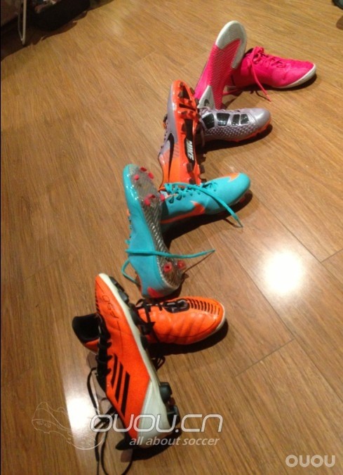 晒一晒自己的几双球鞋. 主要是Nike.