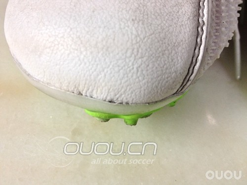 新到的T90AG,下雨天照样踢球!干死他!