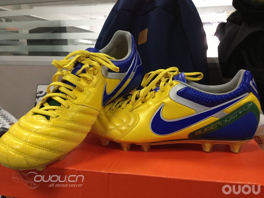 耐克里格拉ligera3代顶级袋鼠皮足球鞋(更新踢后评价)