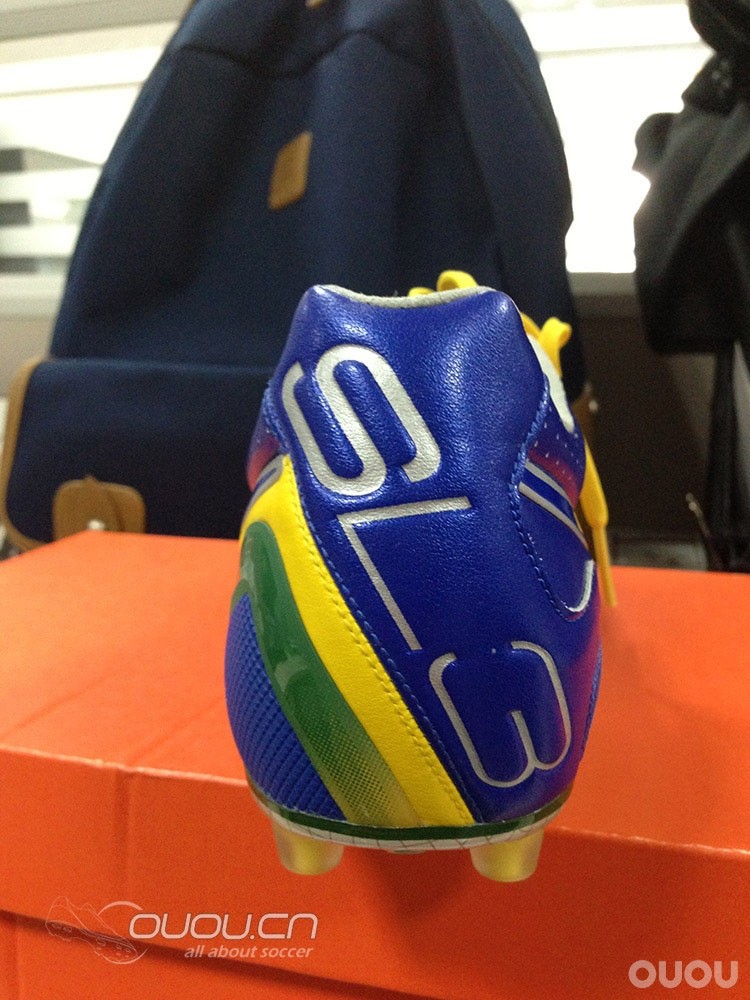 耐克里格拉ligera3代顶级袋鼠皮足球鞋(更新踢后评价)