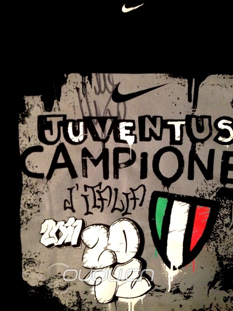 皮耶罗亲笔签名球衣照2张