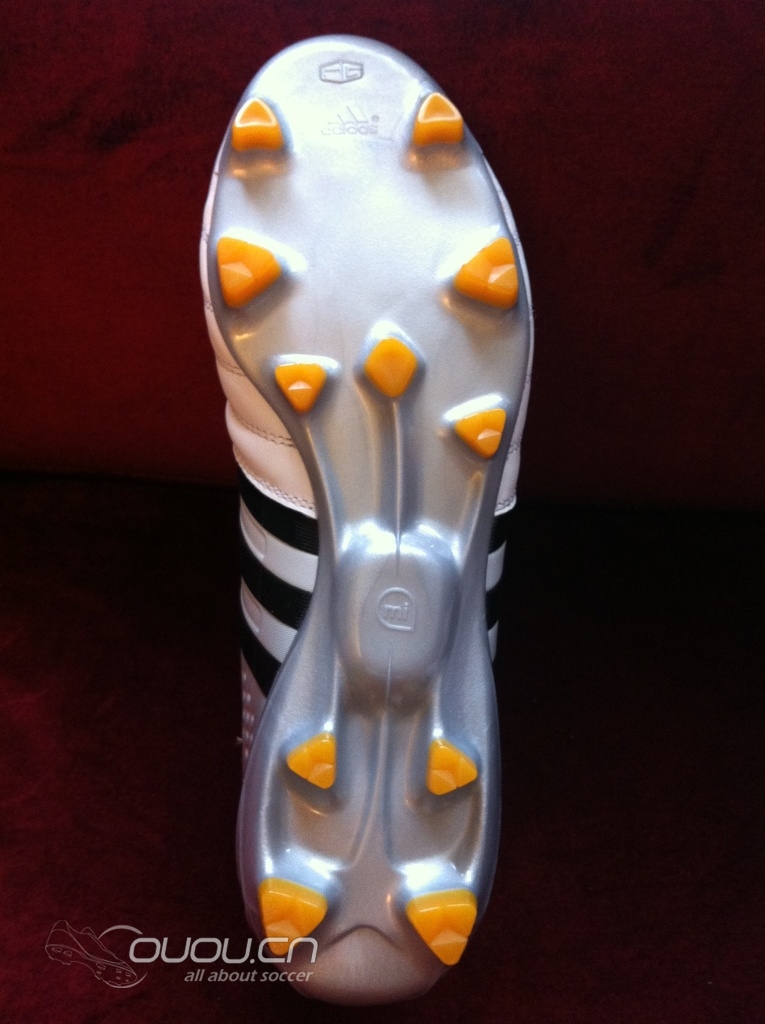 adidas adiPure 11Pro SL FG 超轻战靴开箱及少许对比