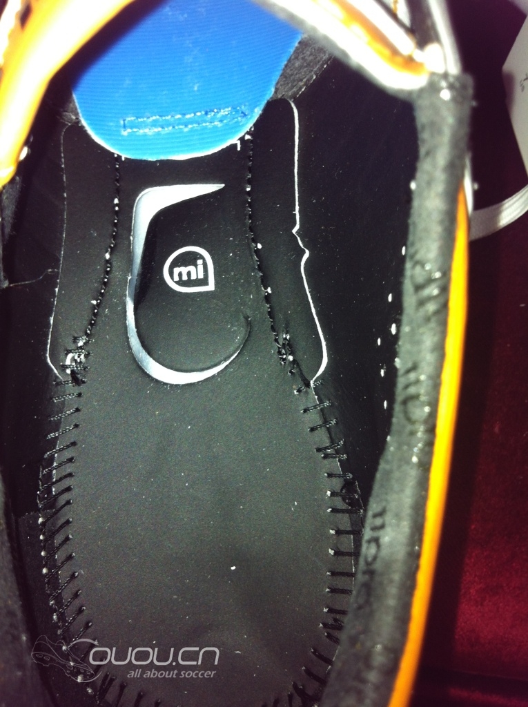 adidas adiPure 11Pro SL FG 超轻战靴开箱及少许对比