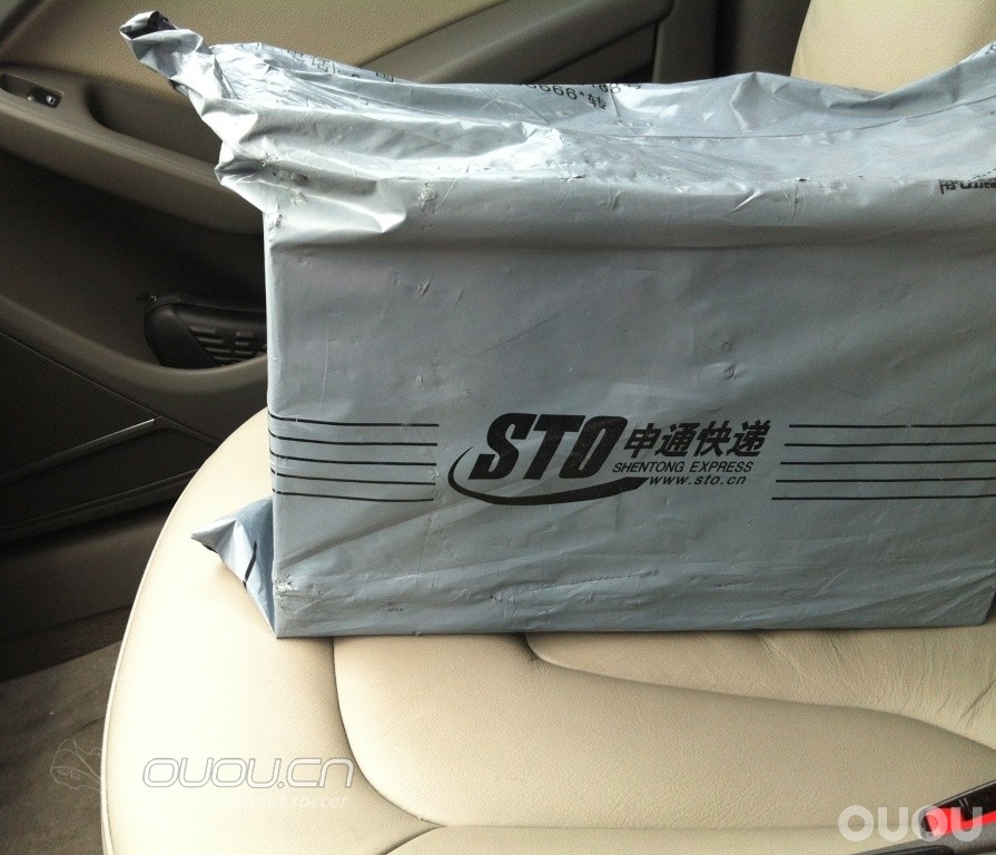 adidas adiPure 11Pro SL FG 超轻战靴开箱及少许对比