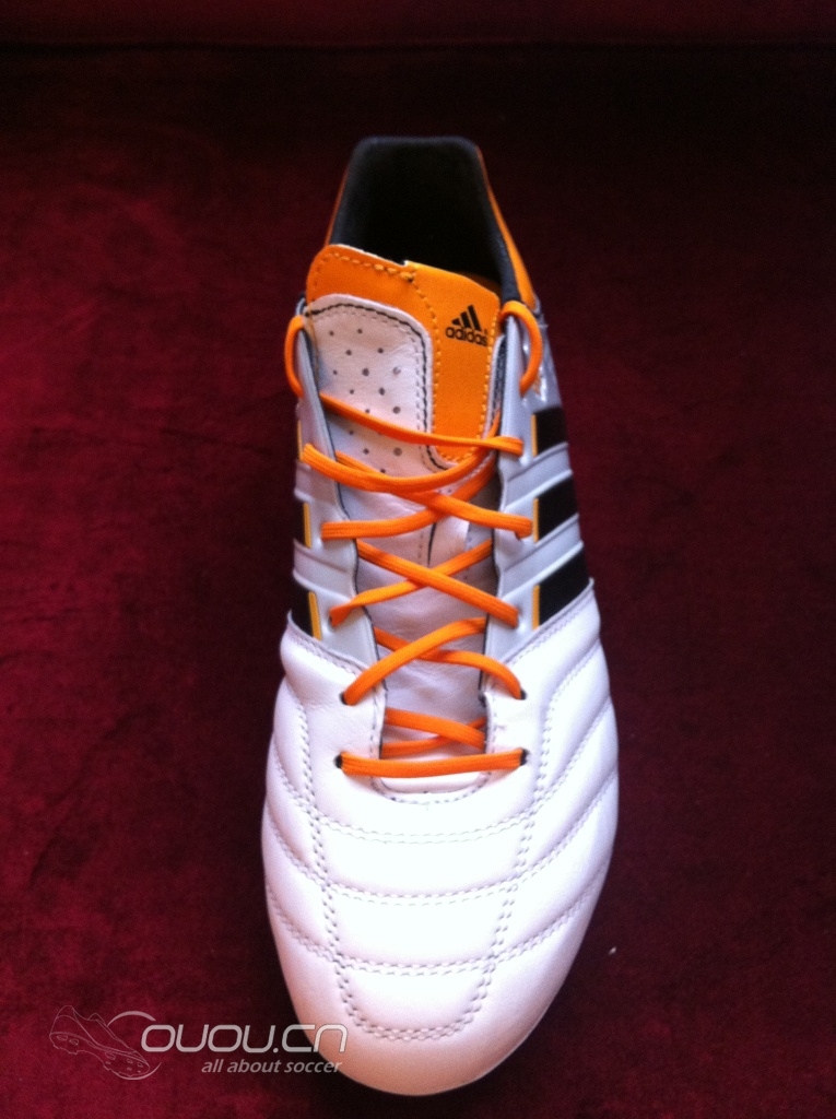 adidas adiPure 11Pro SL FG 超轻战靴开箱及少许对比