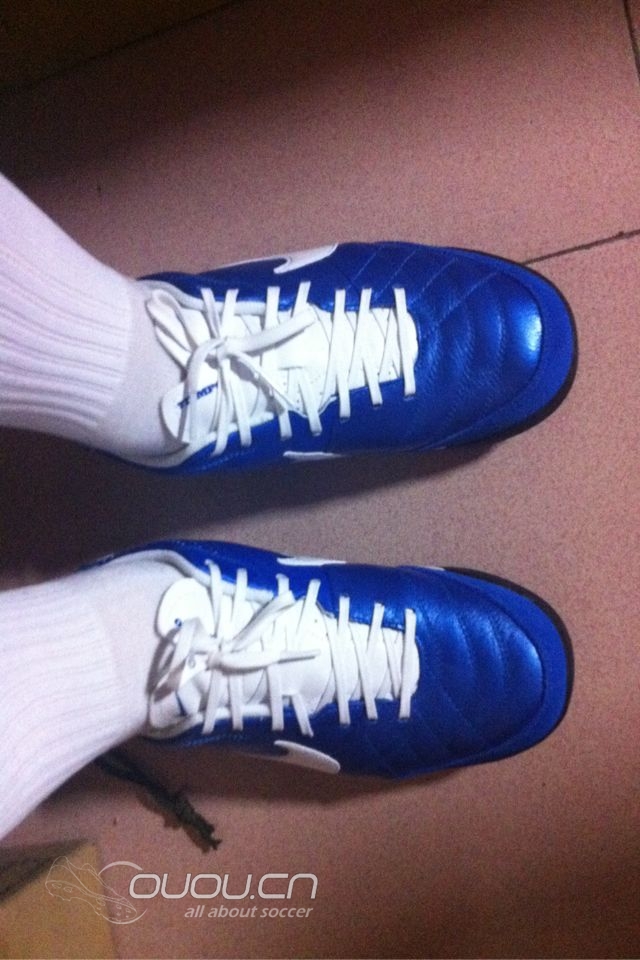 请问哪双鞋适合控球?