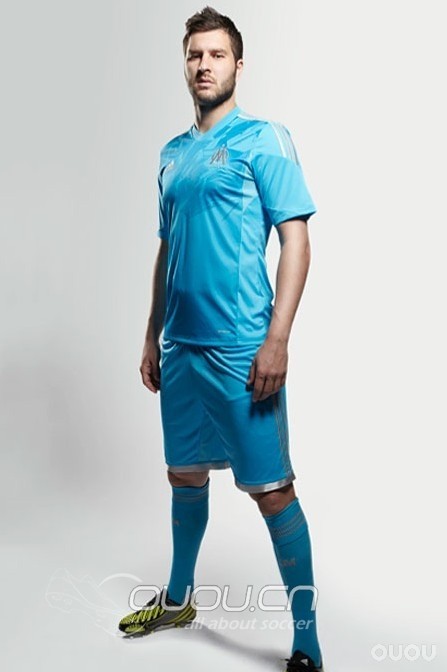 马赛13-14赛季主客场及欧冠比赛球衣,设计甩钩子好几条街!!!