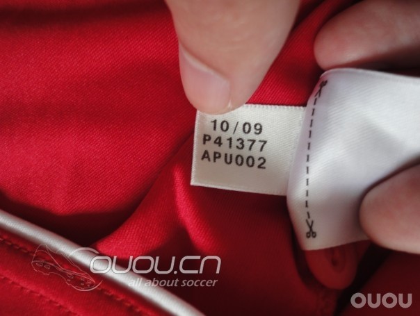 求鉴定于大宝国足球衣尺码