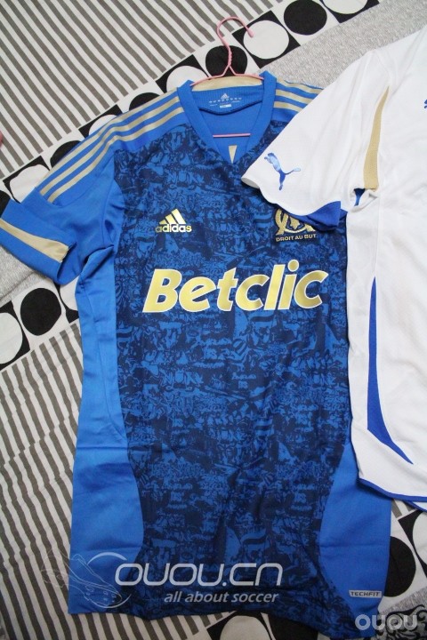 刚入的两件球员版意大利和马赛