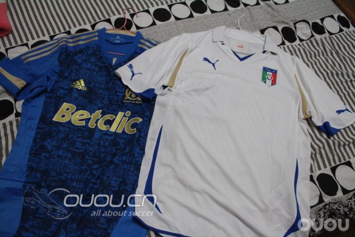 刚入的两件球员版意大利和马赛