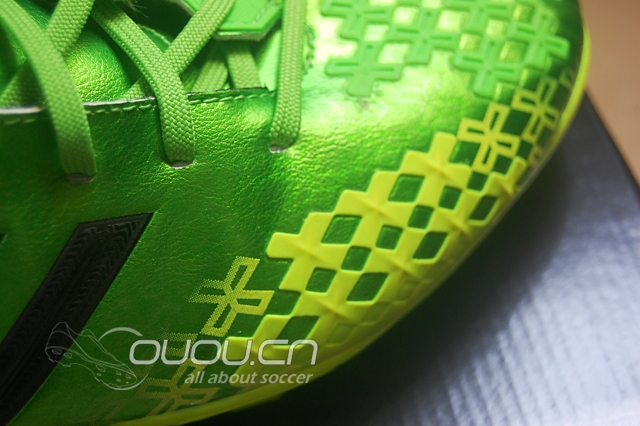 Adidas Predator Absolion LZ II AG首发配色镭射绿赏析···