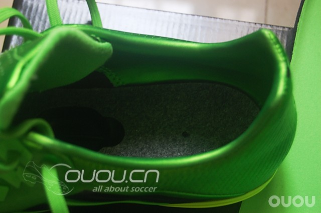 Adidas Predator Absolion LZ II AG首发配色镭射绿赏析···