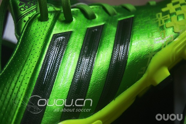 Adidas Predator Absolion LZ II AG首发配色镭射绿赏析···