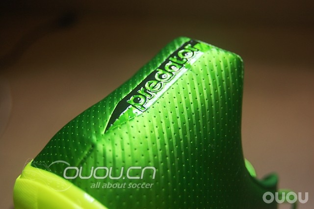 Adidas Predator Absolion LZ II AG首发配色镭射绿赏析···