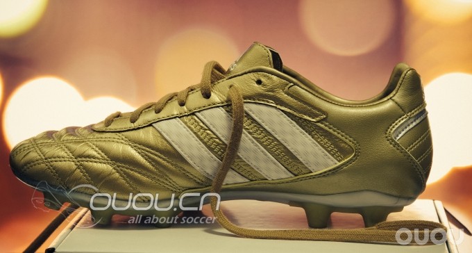 黄金战靴 有后期 重口味(图片重新编辑)