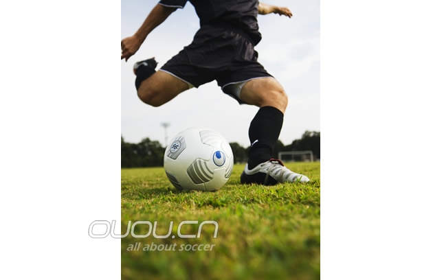 我是一个踢野球的孩子